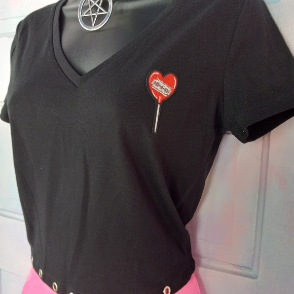 ❣️Killer heart candy sucker accent patch black crop top! So kawaii cute! Nwt! - Picture 6 of 6